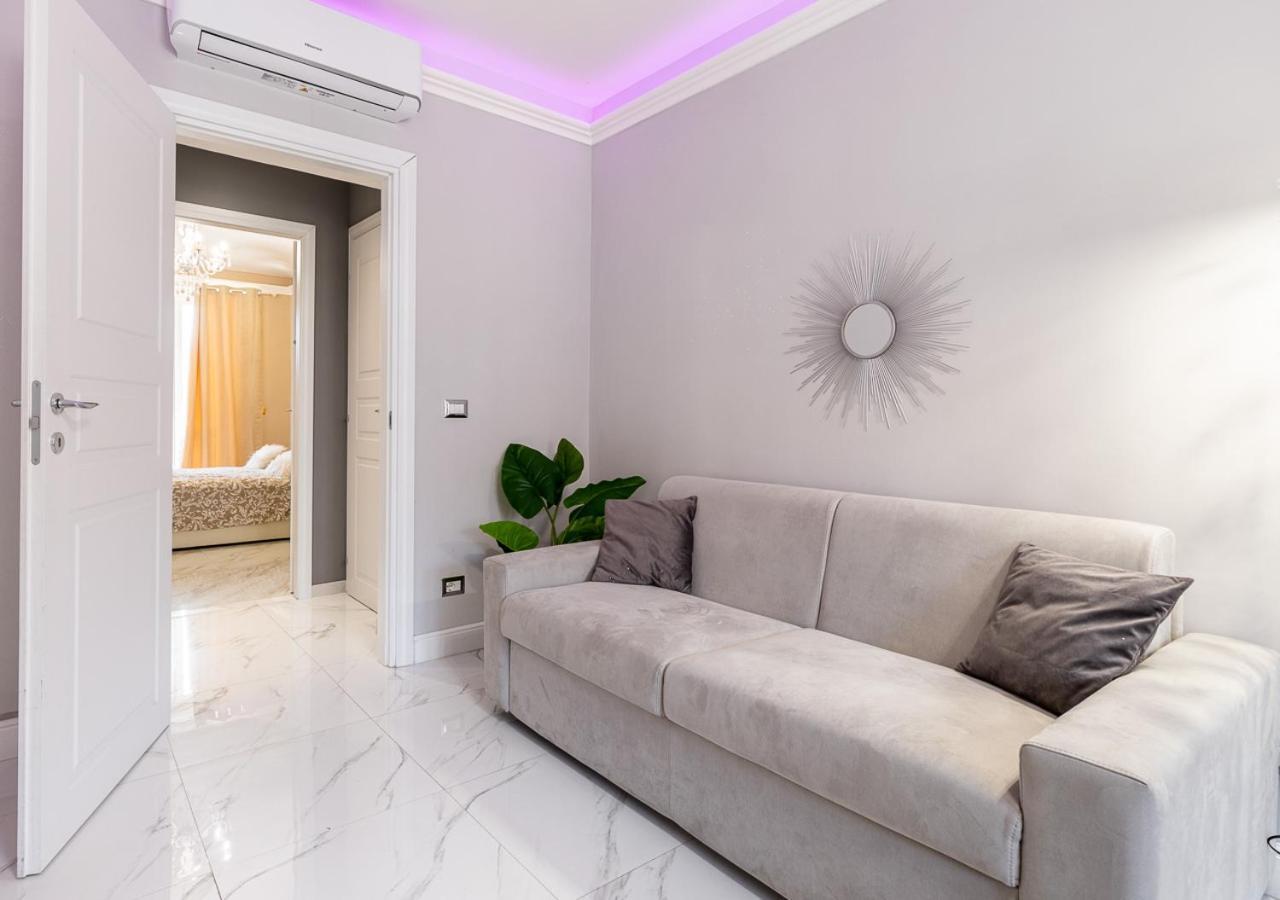 ELEGANT SUITE - in centro PortaNuova Turim Exterior foto