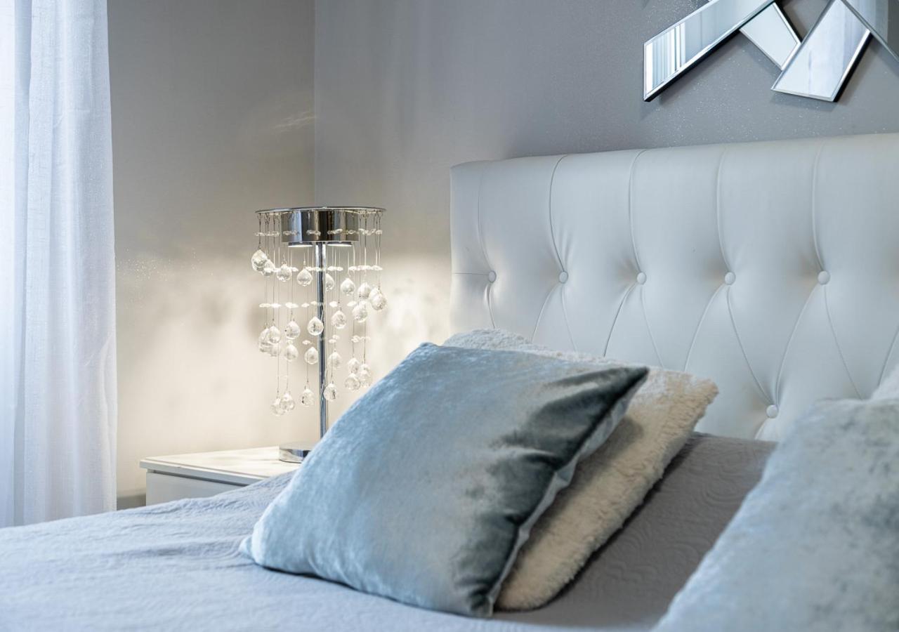 ELEGANT SUITE - in centro PortaNuova Turim Exterior foto