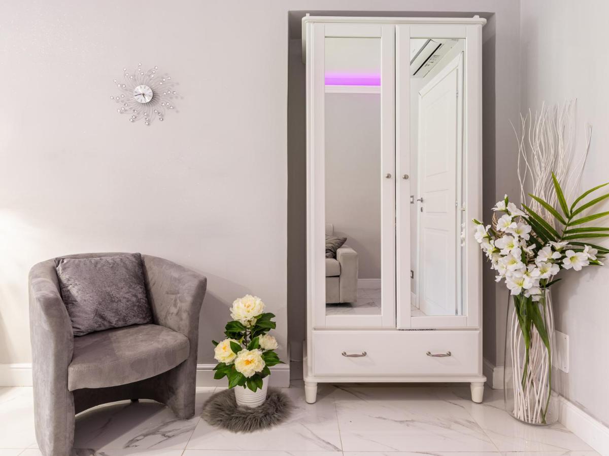 ELEGANT SUITE - in centro PortaNuova Turim Exterior foto
