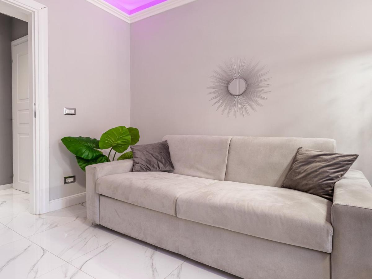 ELEGANT SUITE - in centro PortaNuova Turim Exterior foto